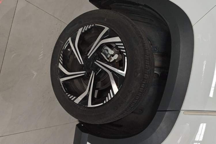 Used Geely Auto Emgrand X7 Sport 2023 Boyue COOL 1.5TD Smart Connect+ Right Rear Wheel Hub