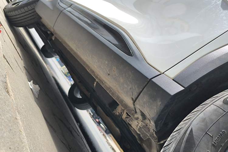 Used Geely Auto Emgrand X7 Sport 2023 Boyue COOL 1.5TD Smart Model Right Side Sill
