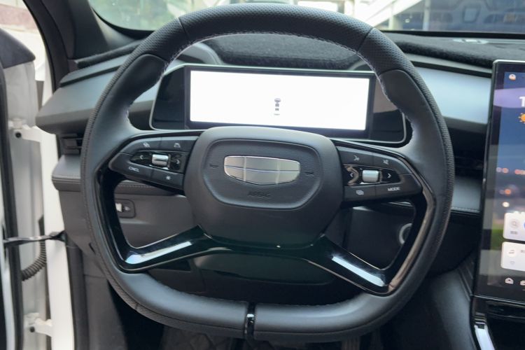 Used Geely Auto Emgrand X7 Sport 2023 Boyue COOL 1.5TD Smart Model Steering Wheel