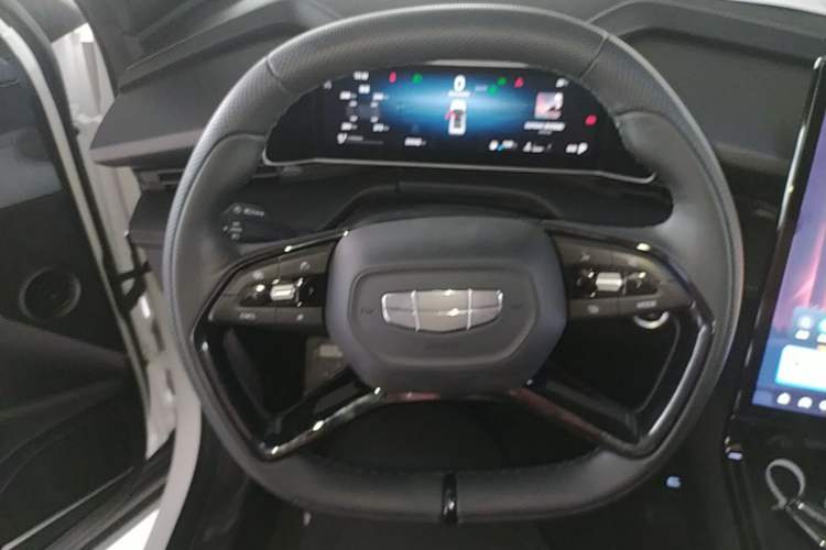 Used Geely Auto Emgrand X7 Sport 2023 Boyue COOL 1.5TD Smart Model Steering Wheel