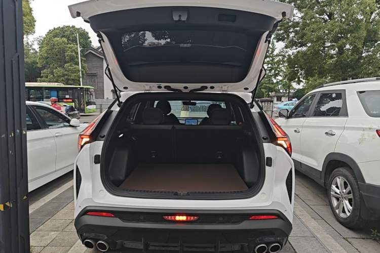 Used Geely Auto Emgrand X7 Sport 2023 Boyue COOL 1.5TD Smart Connect+ Trunk