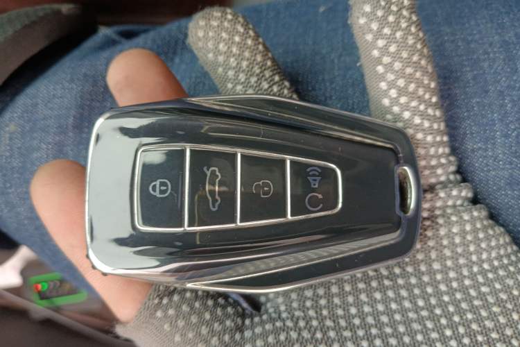 Used Geely Auto Emgrand X7 Sport 2023 Boyue COOL 1.5TD Smart Connect+ Vehicle Key