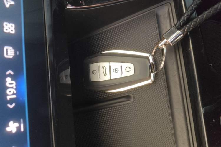 Used Geely Auto Emgrand X7 Sport 2023 Boyue COOL 1.5TD Smart Connectivity Model Vehicle Key