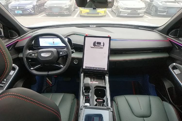Used Geely Auto Emgrand X7 Sport 2024 1.5TD Smart Connect+ Center Console