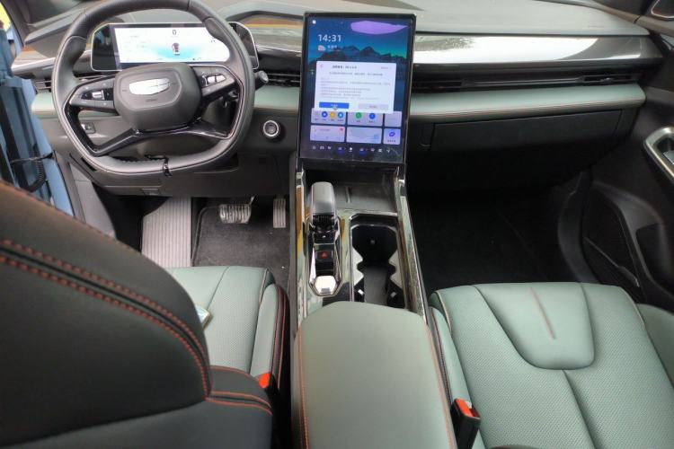 Used Geely Auto Emgrand X7 Sport 2024 1.5TD Smart Connect+ Center Console
