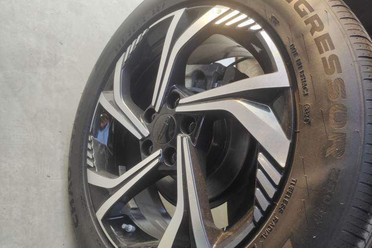 Used Geely Auto Emgrand X7 Sport 2024 1.5TD Smart Connect+ Exterior 5