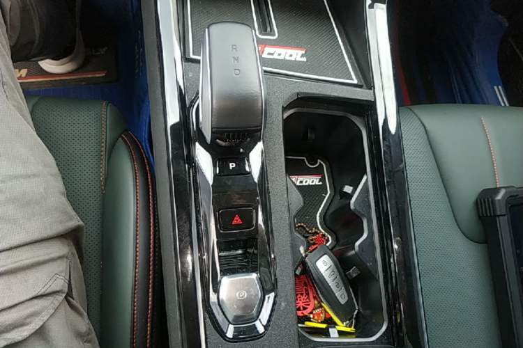 Used Geely Auto Emgrand X7 Sport 2024 1.5TD Smart Connect+ Gear Lever