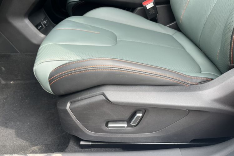 Used Geely Auto Emgrand X7 Sport 2024 1.5TD Prestige Edition Interior 6
