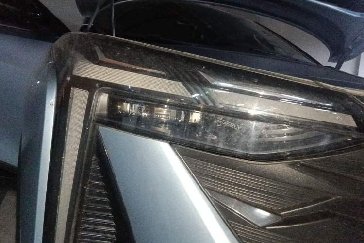 Used Geely Auto Emgrand X7 Sport 2024 1.5TD Dragon Edition Right Front Headlight