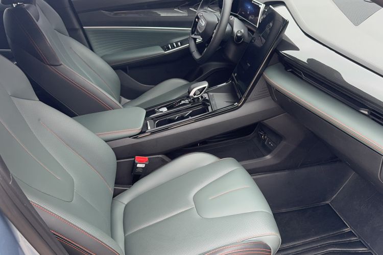 Used Geely Auto Emgrand X7 Sport 2024 1.5TD Prestige Edition Right Front Seat