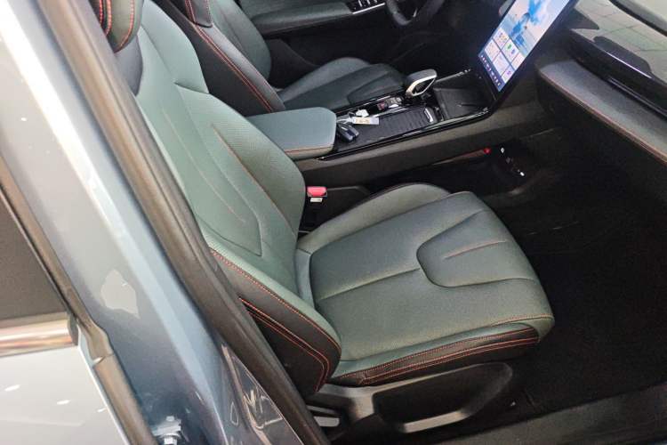 Used Geely Auto Emgrand X7 Sport 2024 1.5TD Smart Connect+ Right Front Seat