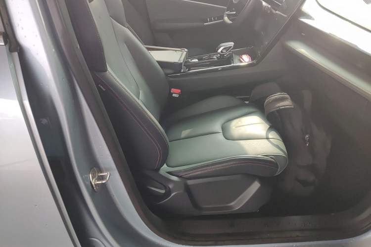 Used Geely Auto Emgrand X7 Sport 2024 1.5TD Dragon Edition Right Front Seat