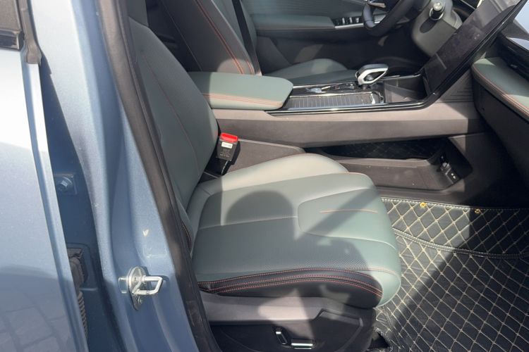 Used Geely Auto Emgrand X7 Sport 2024 1.5TD Prestige Edition Right Front Seat