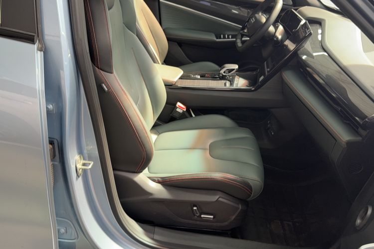 Used Geely Auto Emgrand X7 Sport 2024 1.5TD Prestige Edition Right Front Seat