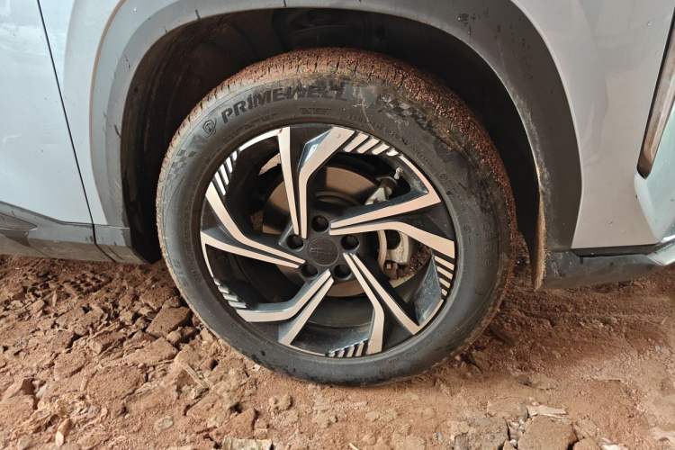 Used Geely Auto Emgrand X7 Sport 2024 1.5TD Smart Connect+ Right Front Wheel Hub