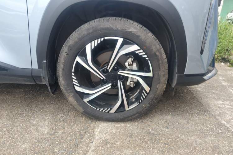 Used Geely Auto Emgrand X7 Sport 2024 1.5TD Smart Edition Right Front Wheel Hub