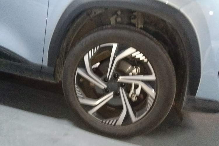 Used Geely Auto Emgrand X7 Sport 2024 1.5TD Dragon Edition Right Front Wheel Hub