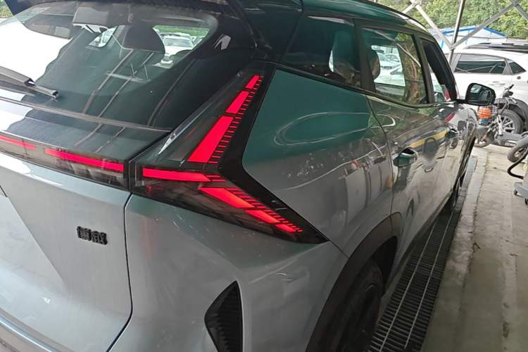 Used Geely Auto Emgrand X7 Sport 2024 1.5TD Prestige Edition Right Rear Taillight