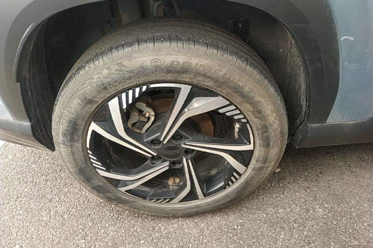 Used Geely Auto Emgrand X7 Sport 2024 1.5TD Smart Connect+ Right Rear Wheel Hub