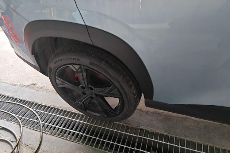 Used Geely Auto Emgrand X7 Sport 2024 1.5TD Prestige Edition Right Rear Wheel Hub