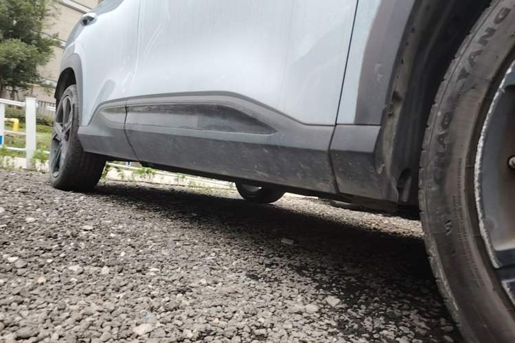 Used Geely Auto Emgrand X7 Sport 2024 1.5TD Prestige Edition Right Side Sill