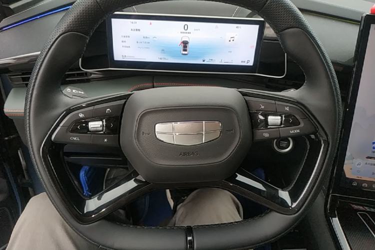 Used Geely Auto Emgrand X7 Sport 2024 1.5TD Smart Connect+ Steering Wheel