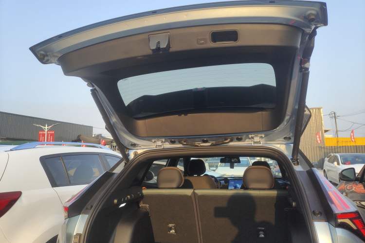 Used Geely Auto Emgrand X7 Sport 2024 1.5TD Smart Connect+ Trunk