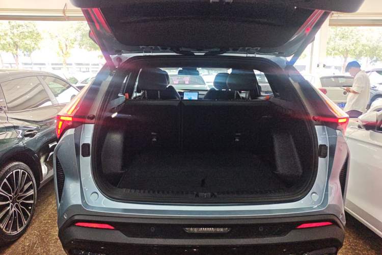 Used Geely Auto Emgrand X7 Sport 2024 1.5TD Smart Connect+ Trunk