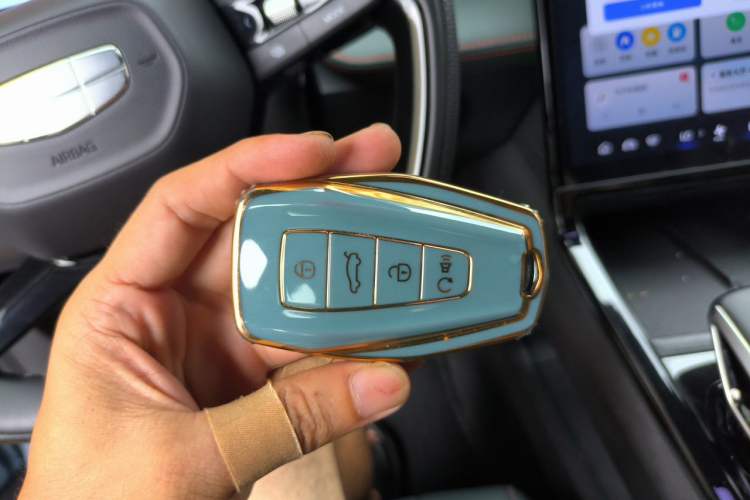 Used Geely Auto Emgrand X7 Sport 2024 1.5TD Smart Connect+ Vehicle Key