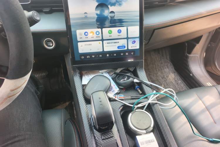 Used Geely Auto Emgrand X7 Sport 2024 1.5TD Smart Connect+ Audio And AC Panel