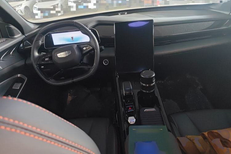 Used Geely Auto Emgrand X7 Sport 2024 1.5TD Smart Connect+ Center Console