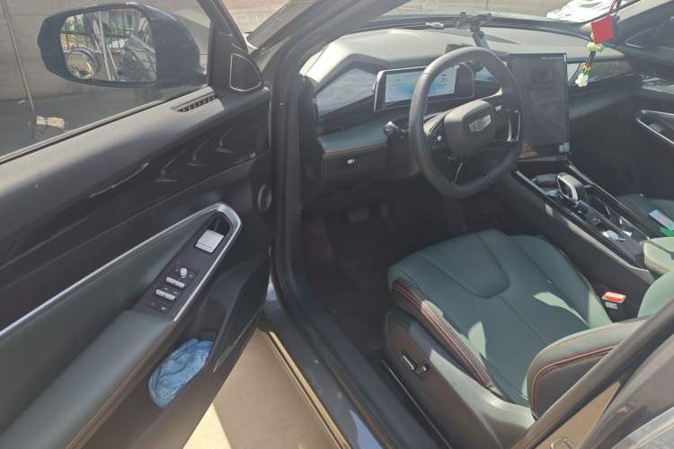 Used Geely Auto Emgrand X7 Sport 2024 1.5TD Smart Connect+ Driver Seat