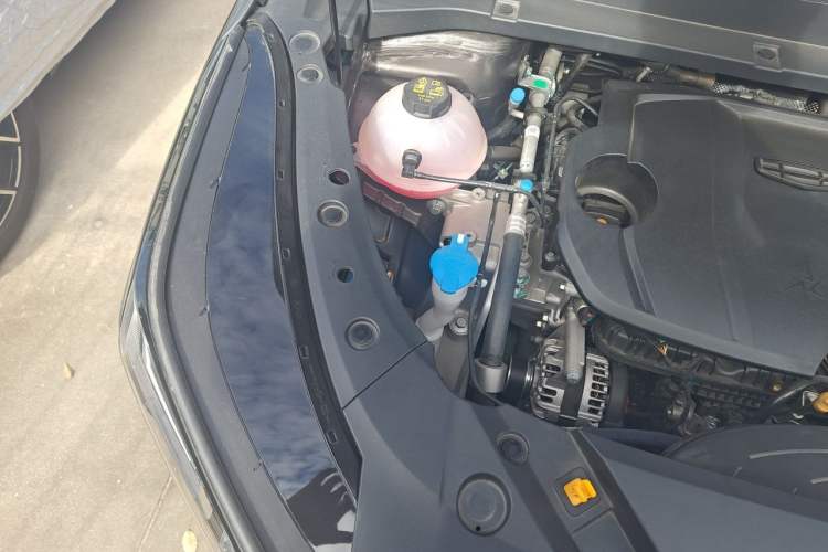 Used Geely Auto Emgrand X7 Sport 2024 1.5TD Smart Connect+ Engine Bay Right