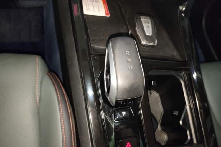 Used Geely Auto Emgrand X7 Sport 2024 1.5TD Dragon Edition Gear Lever