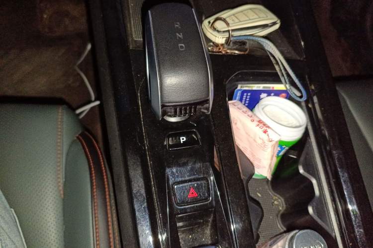 Used Geely Auto Emgrand X7 Sport 2024 1.5TD Dragon Edition Gear Lever