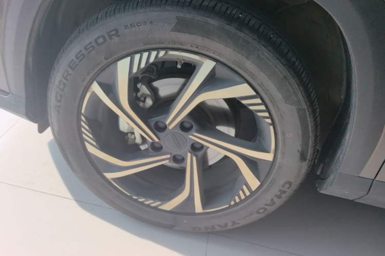 Used Geely Auto Emgrand X7 Sport 2024 1.5TD Smart Edition Left Front Wheel Hub