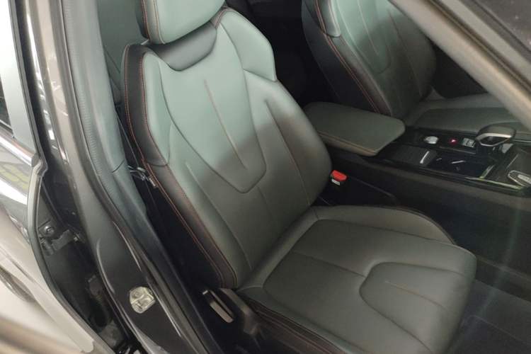 Used Geely Auto Emgrand X7 Sport 2024 1.5TD Dragon Edition Right Front Seat