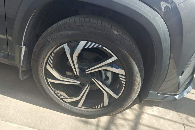 Used Geely Auto Emgrand X7 Sport 2024 1.5TD Smart Connect+ Right Front Wheel Hub