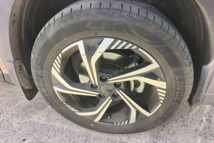 Used Geely Auto Emgrand X7 Sport 2024 1.5TD Smart Connect+ Right Front Wheel Hub