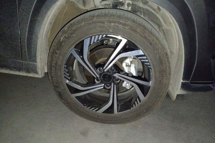 Used Geely Auto Emgrand X7 Sport 2024 1.5TD Dragon Edition Right Front Wheel Hub