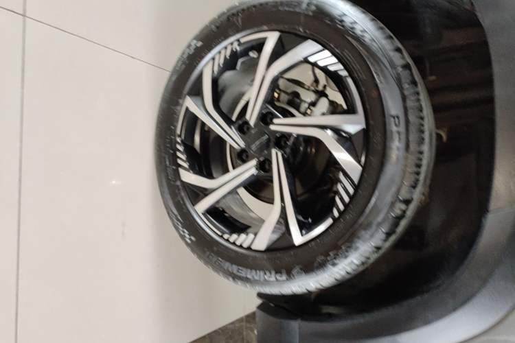 Used Geely Auto Emgrand X7 Sport 2024 1.5TD Dragon Edition Right Rear Wheel Hub