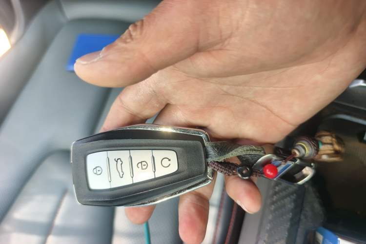 Used Geely Auto Emgrand X7 Sport 2024 1.5TD Smart Connect+ Vehicle Key