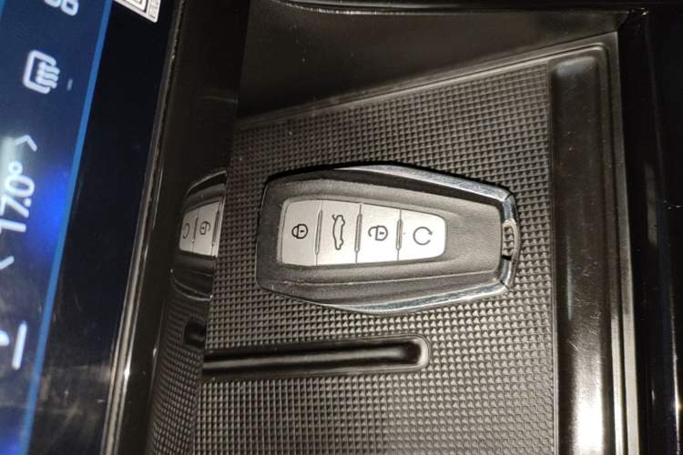 Used Geely Auto Emgrand X7 Sport 2024 1.5TD Dragon Edition Vehicle Key