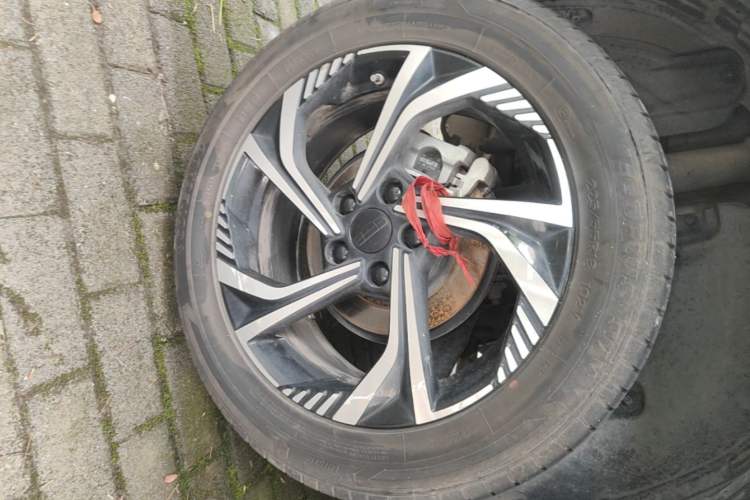 Used Geely Auto Emgrand X7 Sport 2024 1.5TD Dragon Edition Right Rear Wheel Hub