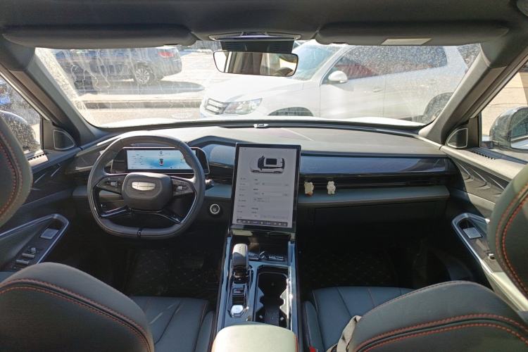 Used Geely Auto Emgrand X7 Sport 2024 1.5TD Smart Connect+ Center Console