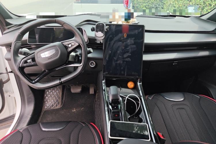 Used Geely Auto Emgrand X7 Sport 2024 1.5TD Smart Connect+ Center Console