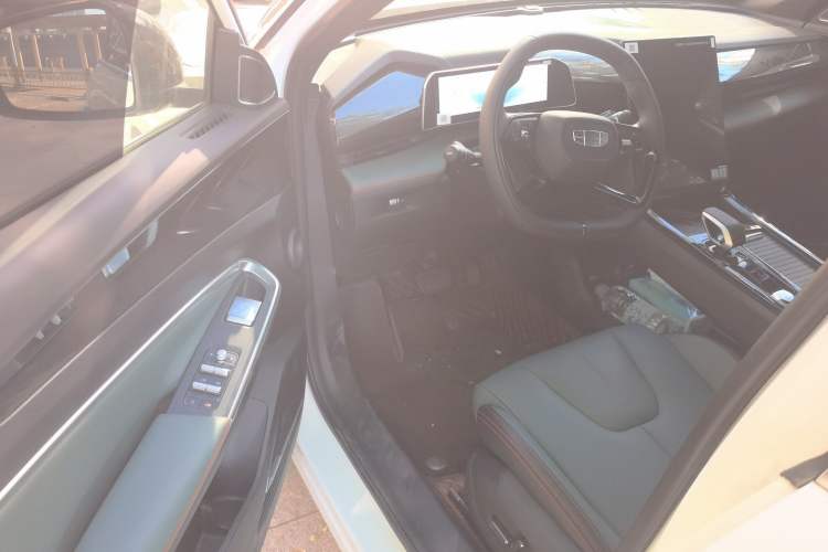 Used Geely Auto Emgrand X7 Sport 2024 1.5TD Smart Connect+ Driver Seat