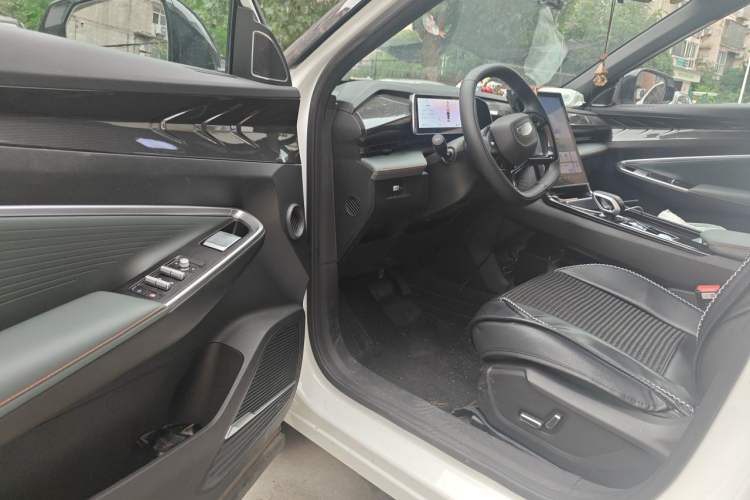 Used Geely Auto Emgrand X7 Sport 2024 1.5TD Smart Connect+ Driver Seat