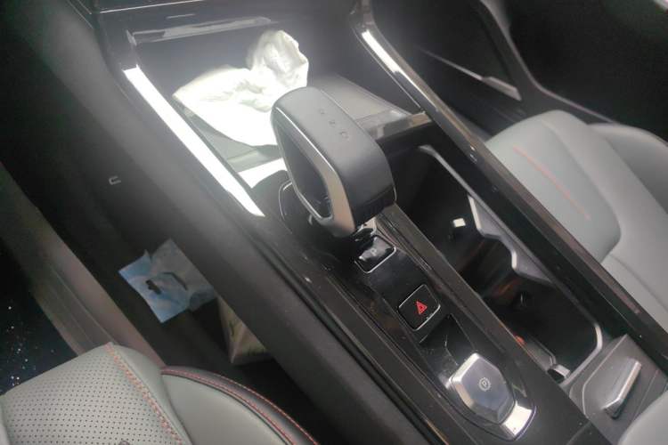 Used Geely Auto Emgrand X7 Sport 2024 1.5TD Dragon Edition Gear Lever