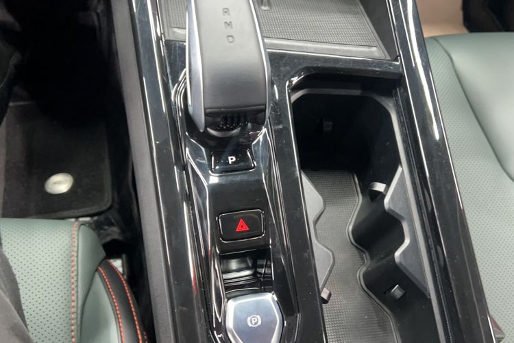 Used Geely Auto Emgrand X7 Sport 2024 1.5TD Dragon Edition Gear Lever